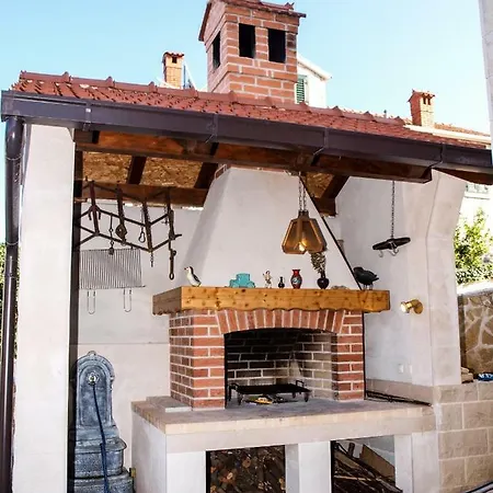 Vukovic Apartman Postira