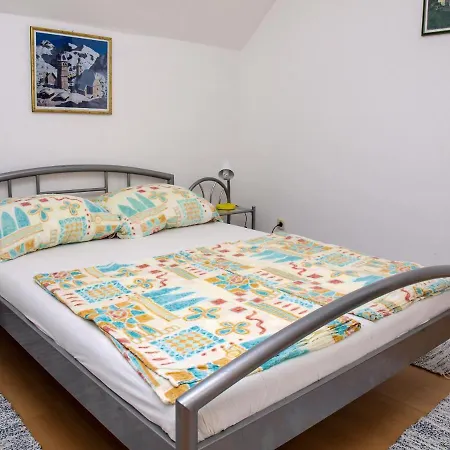 Vukovic Apartman Postira